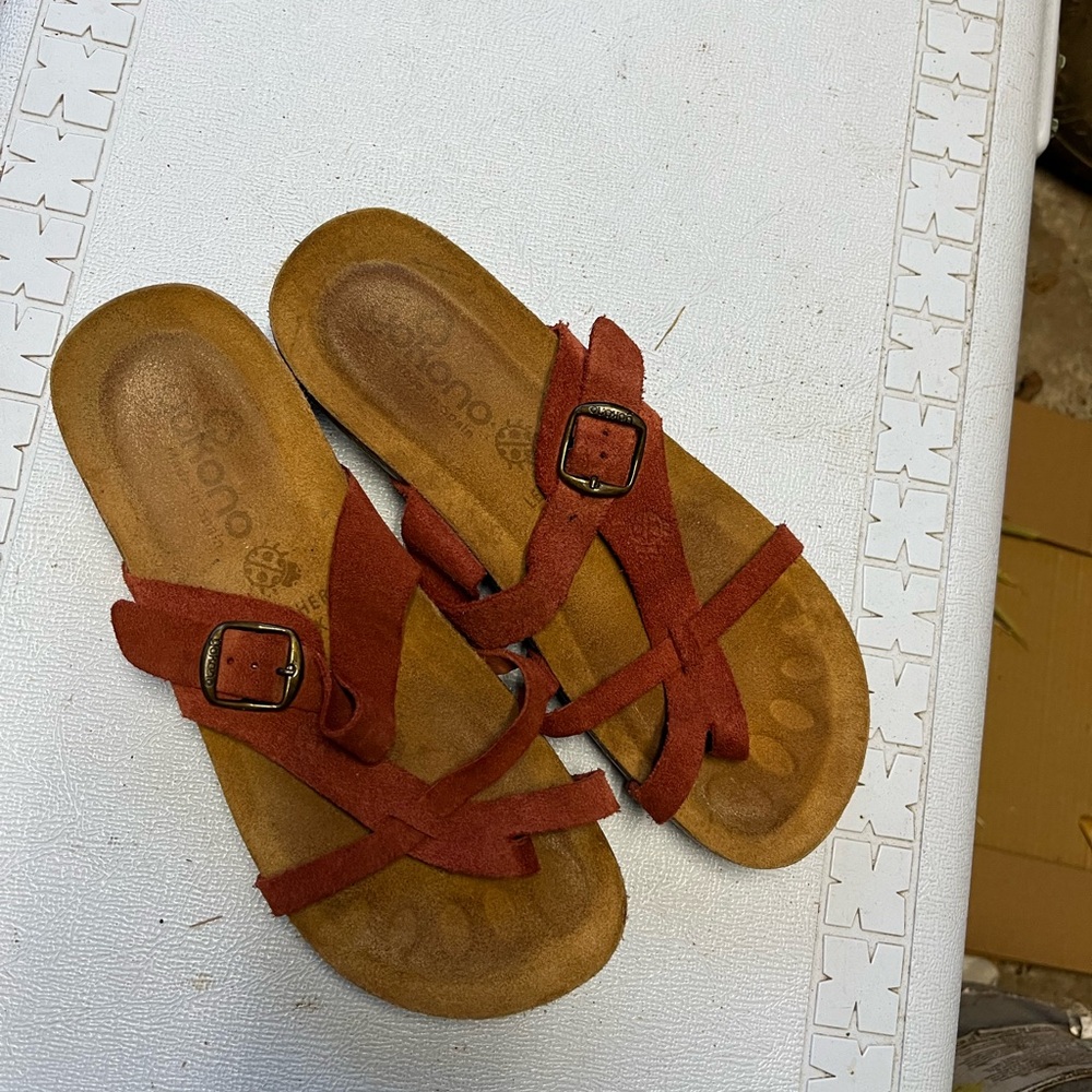 Women's Suede Buckle Sandals in Rust